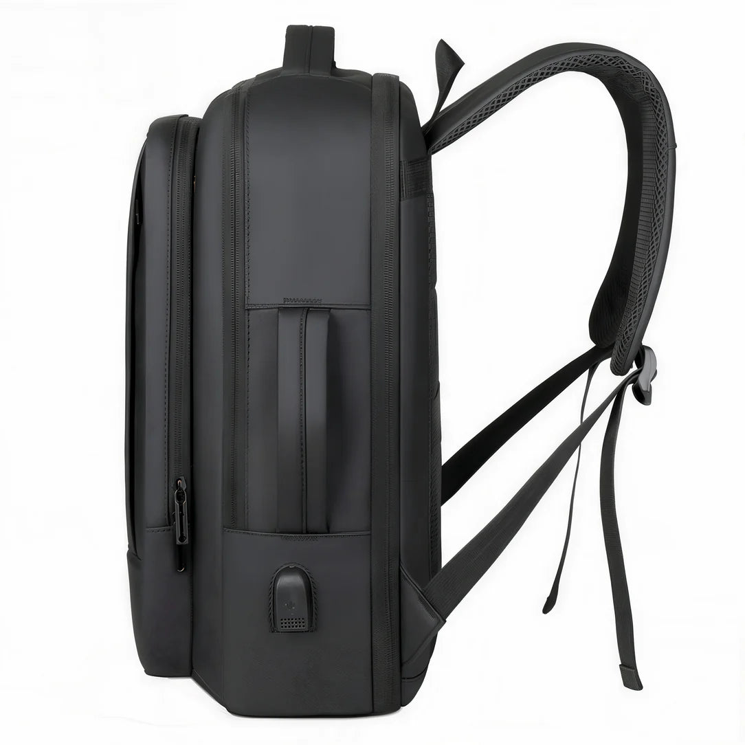 Sac à dos moderne pour ordinateur noir avec bretelles rembourrées de Straton