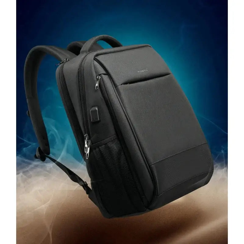 Sac à dos noir et moderne.