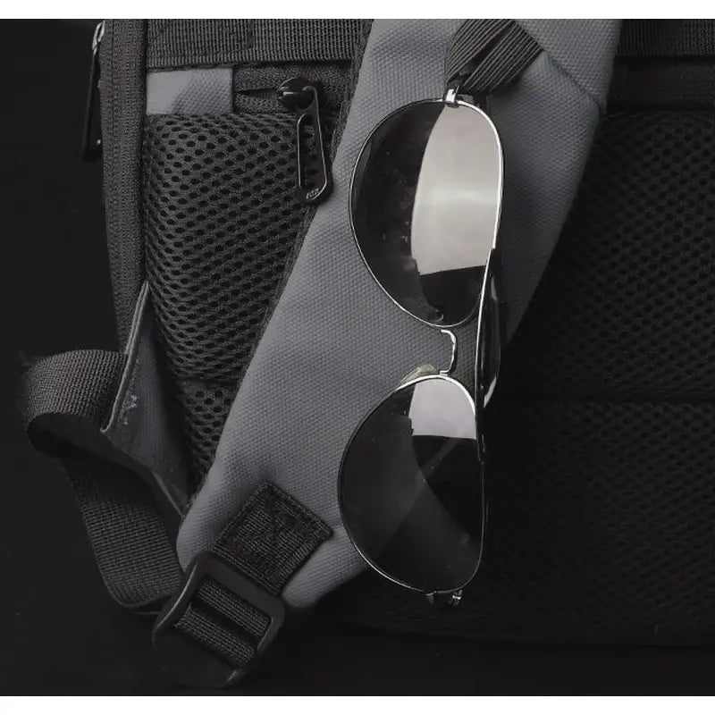 Sac à dos ordinateur 17 pouces femme avec lunettes de sunglasses gris élégant