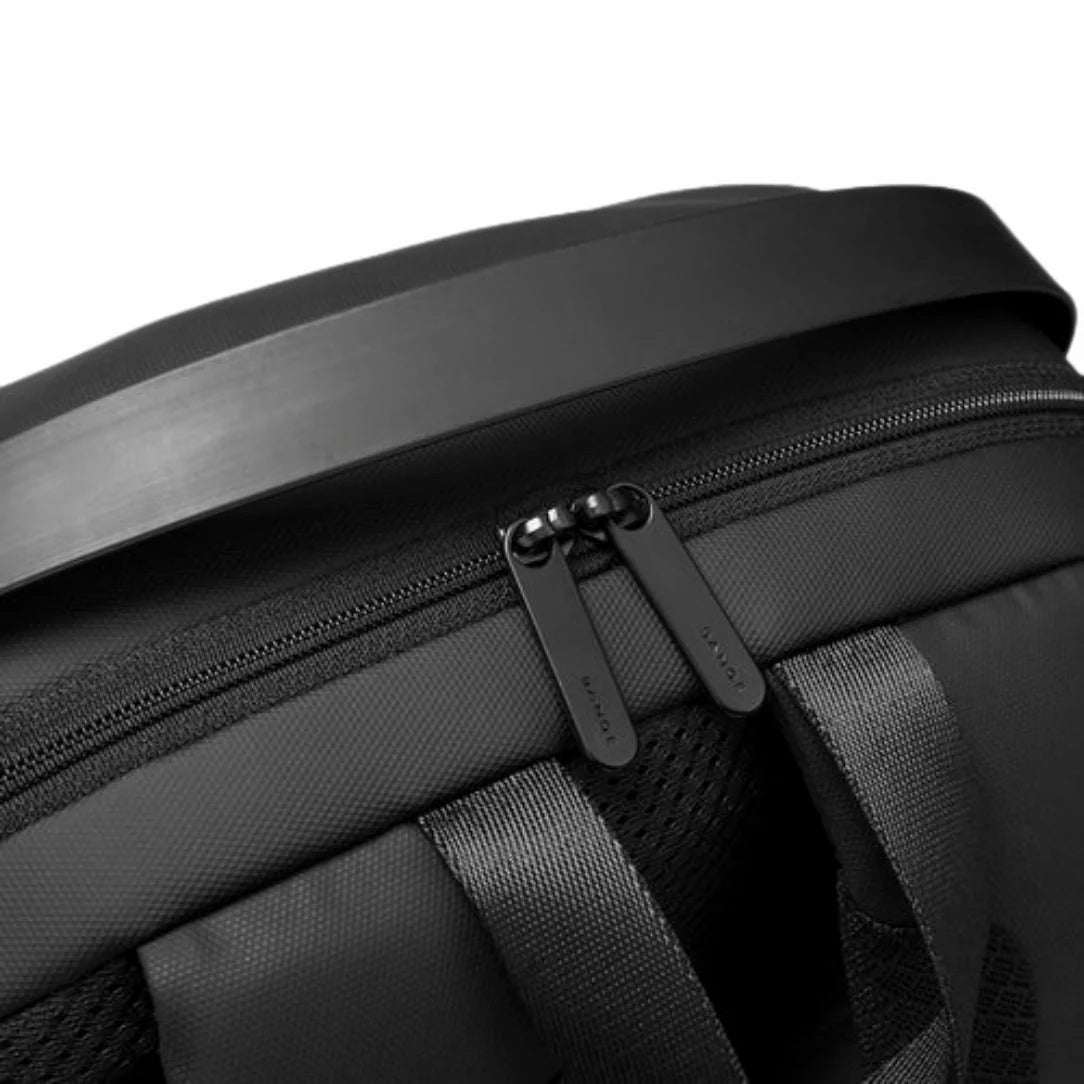 Sac à dos noir.