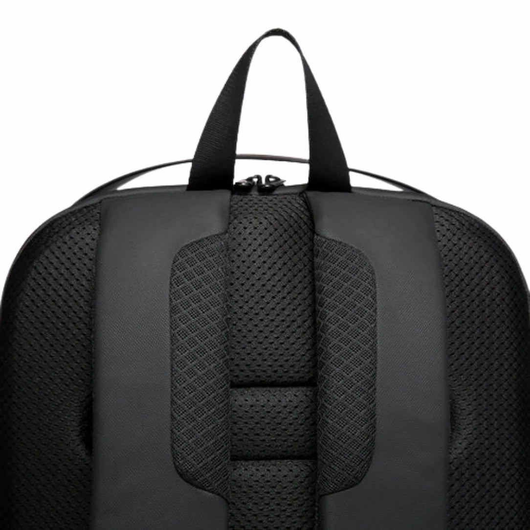 Sac à dos noir.