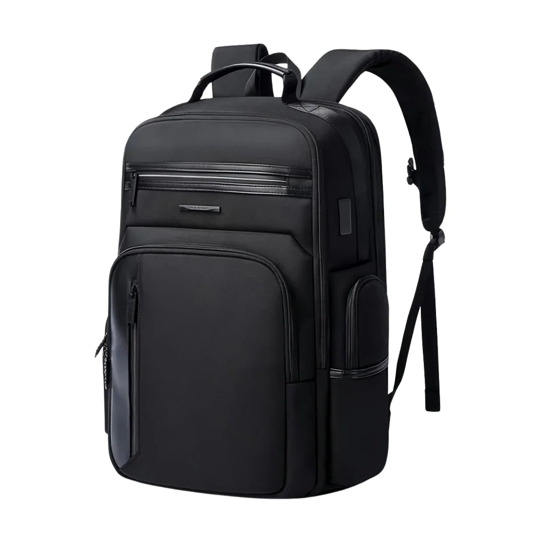 Sac à dos noir à poches multiples.