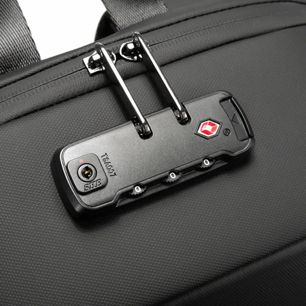 Cadenas TSA à combinaison noire sur Sac à dos sécurisé SecurePack II