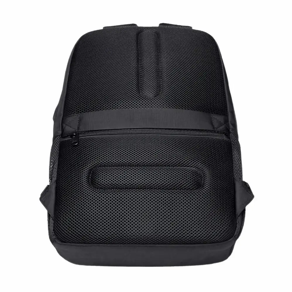 Sac à dos en maille noire.