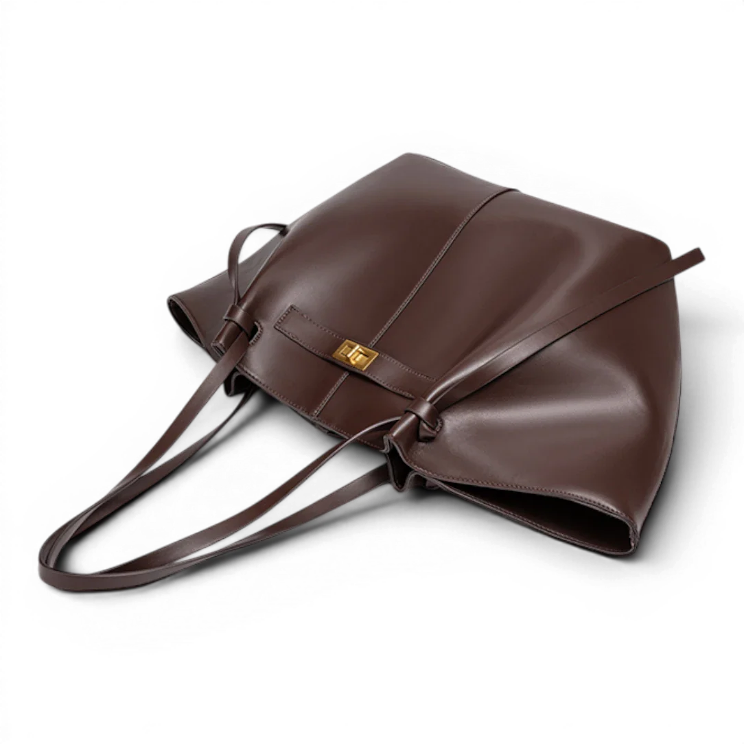 Sac à main de cours grande capacité en cuir marron avec fermeture à accessoires dorés modèle ines