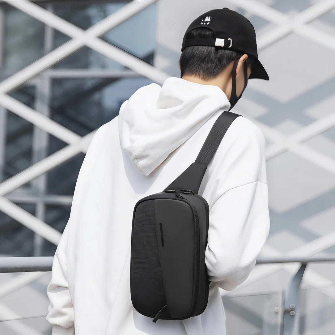 Sac banane moderne apogée en cuir noir pour un style tendance et pratique