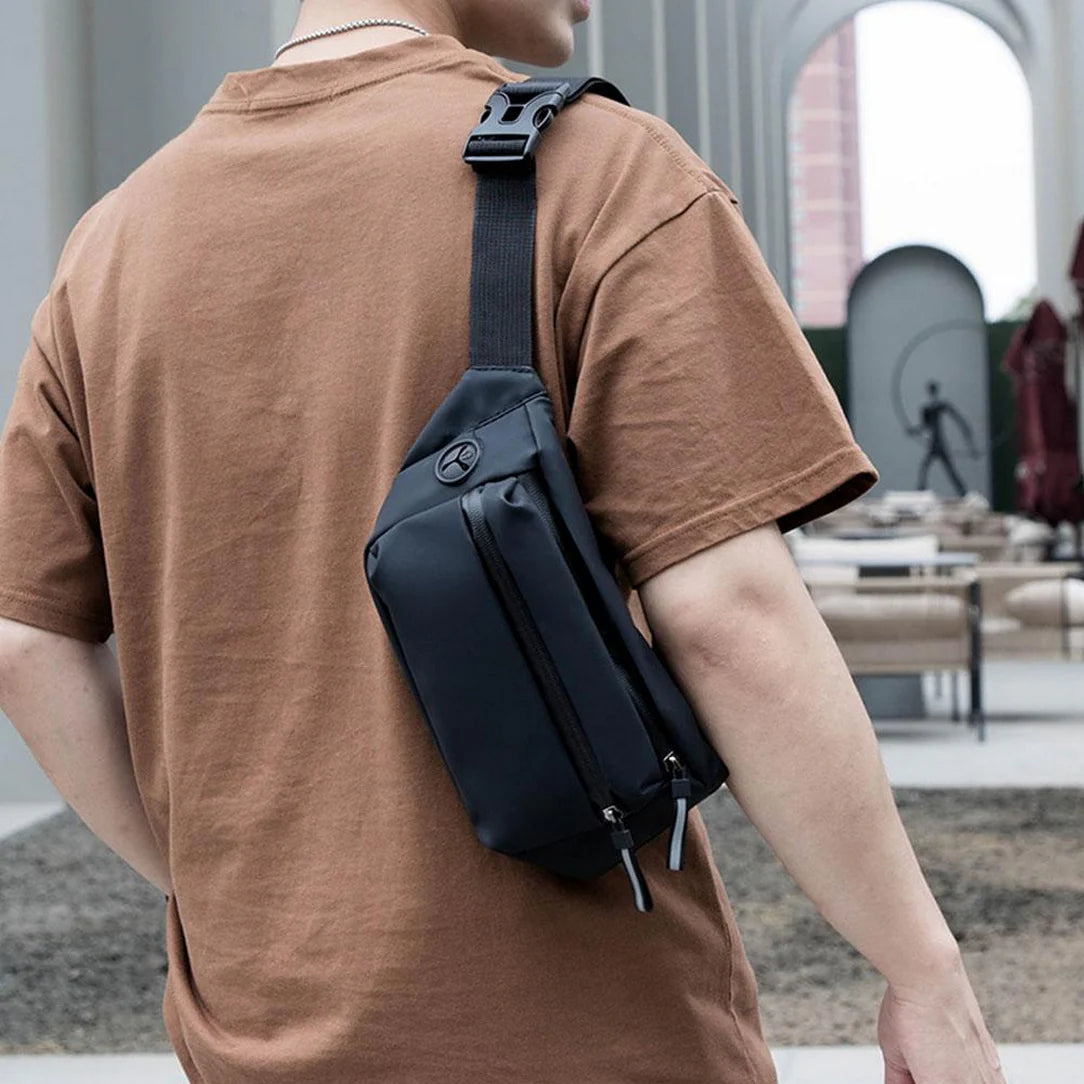 Sac bandoulière banane Swift avec sacoche noire en travers du corps
