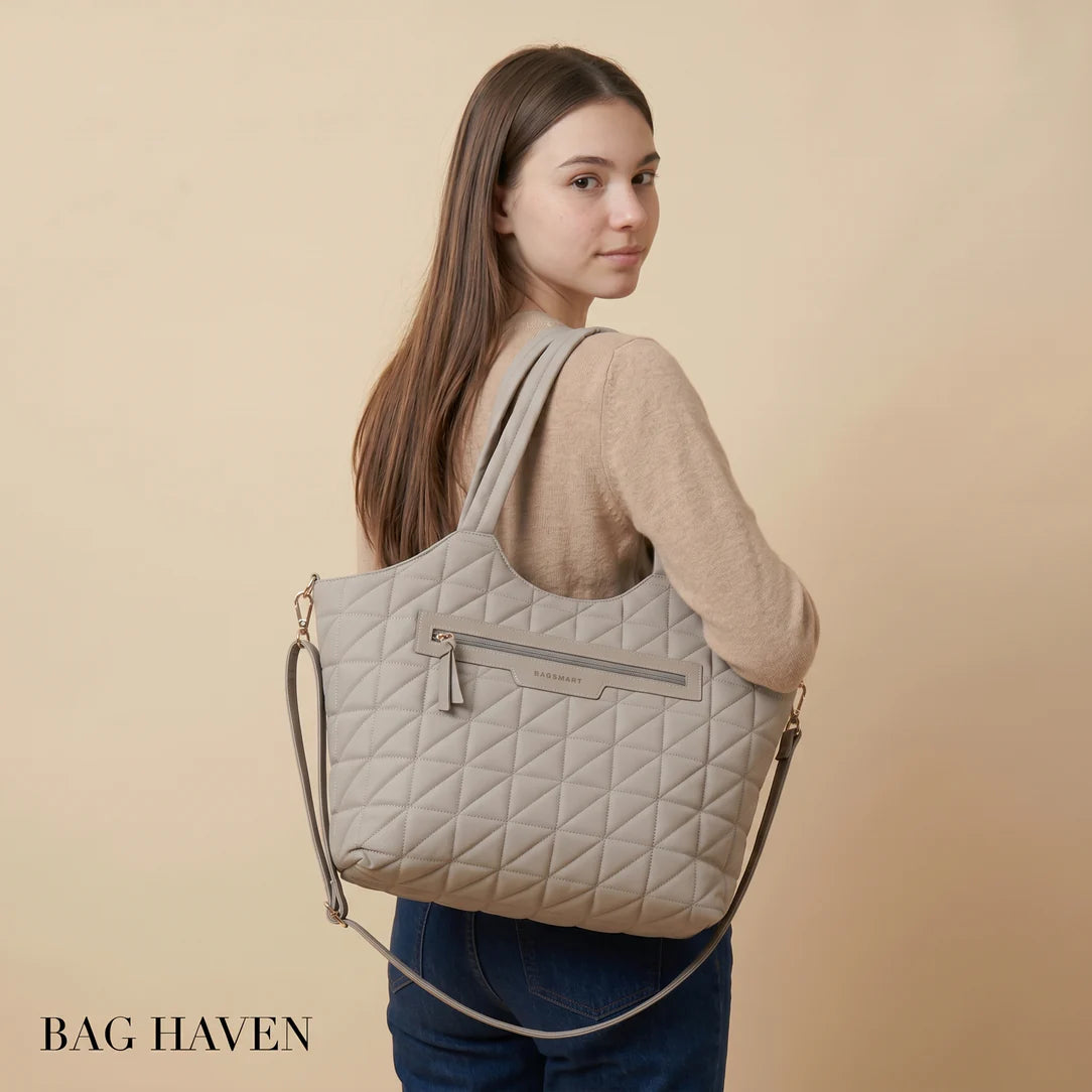 Sac cabas matelassé veltic gris clair en tissu avec motif losange et bandoulière réglable