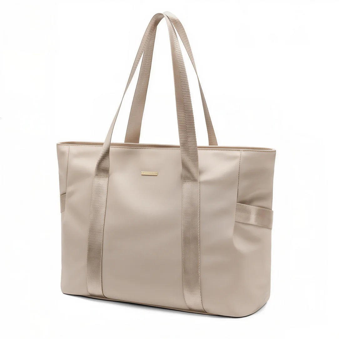 Sac de cour étudiante Myriade en beige avec effets personnels, sac à épaules