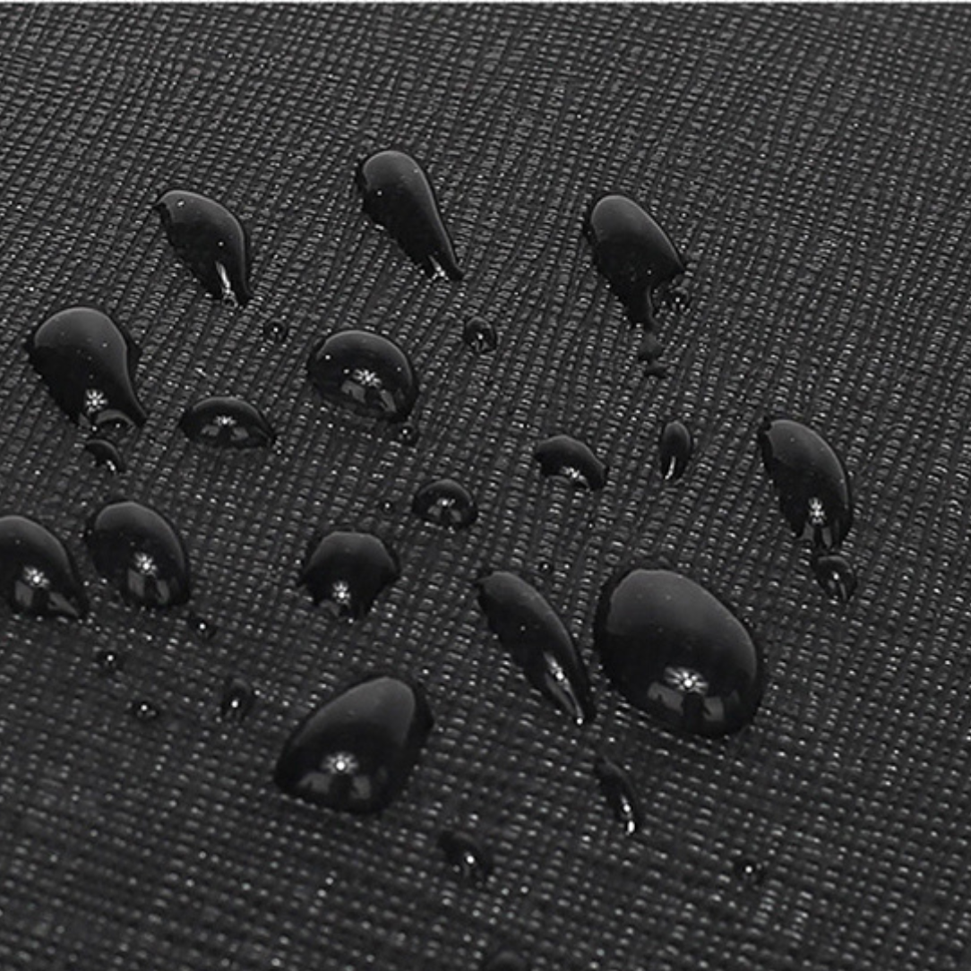 Gouttes d’eau sur tissu texturé noir tessium du Sac de cour noir Tessium