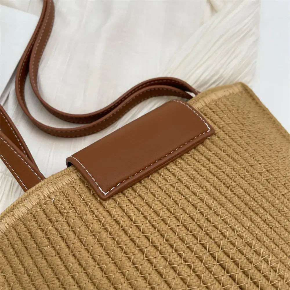 Sac demi lune de plage Luna avec sac demi lune en tissu tissé et accents en cuir marron