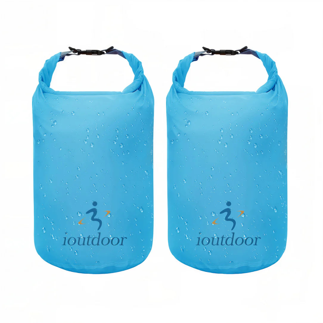 Deux sacs étanches bleus pour outdoor pack de 10 à 70L, parfaits pour l’extérieur